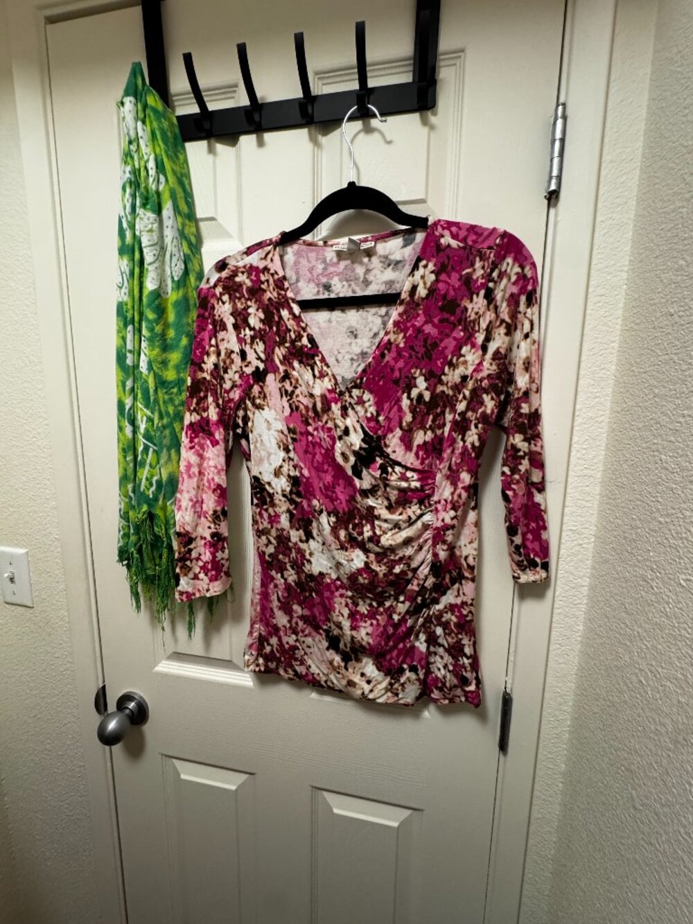 Dana Buchman Pink Floral Ruched Wrap Top Size L Y2K Boho Long Sleeve